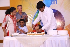 Cake cutting